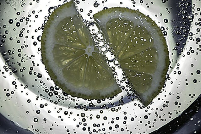  Fette di limone in acqua frizzante